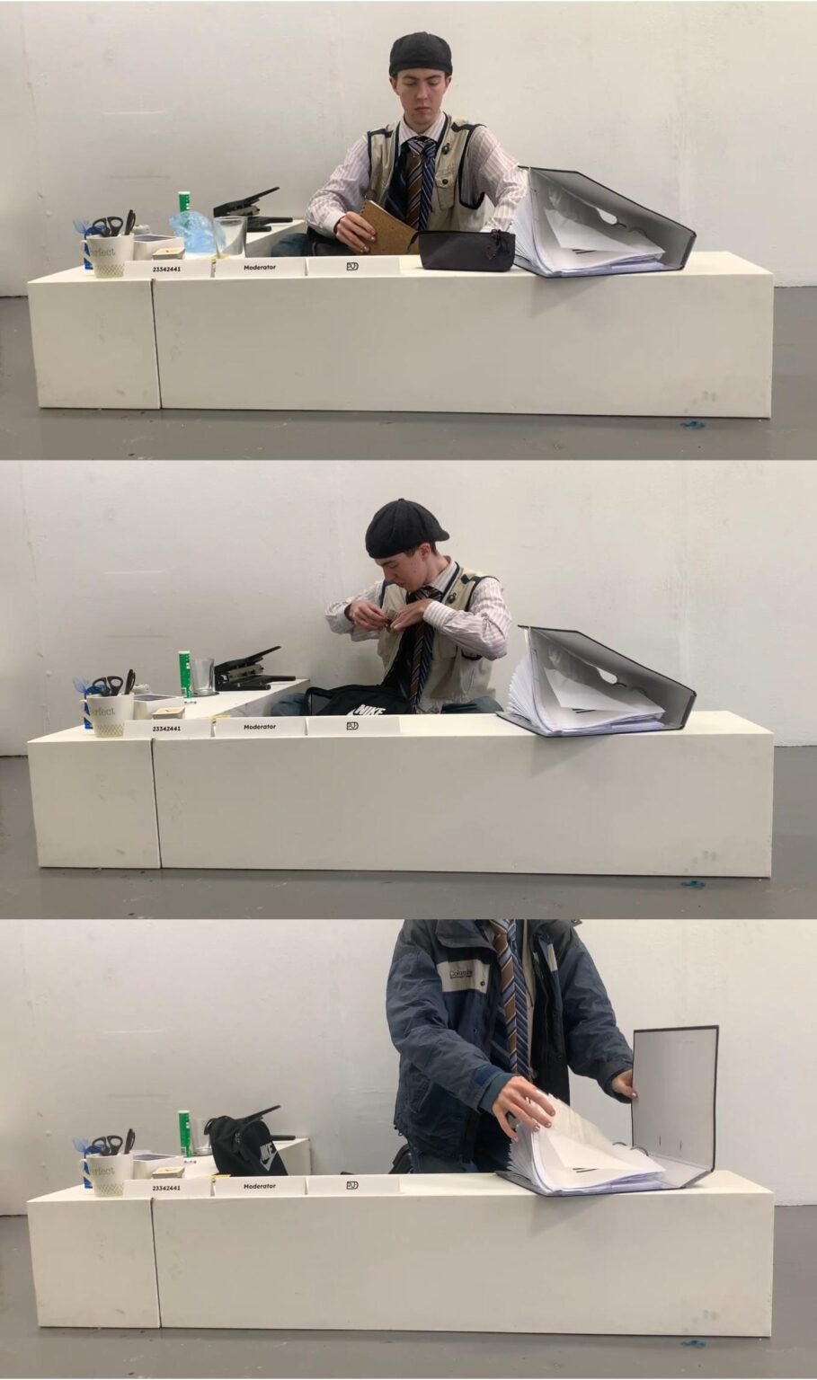 moderation front desk (clocking out)